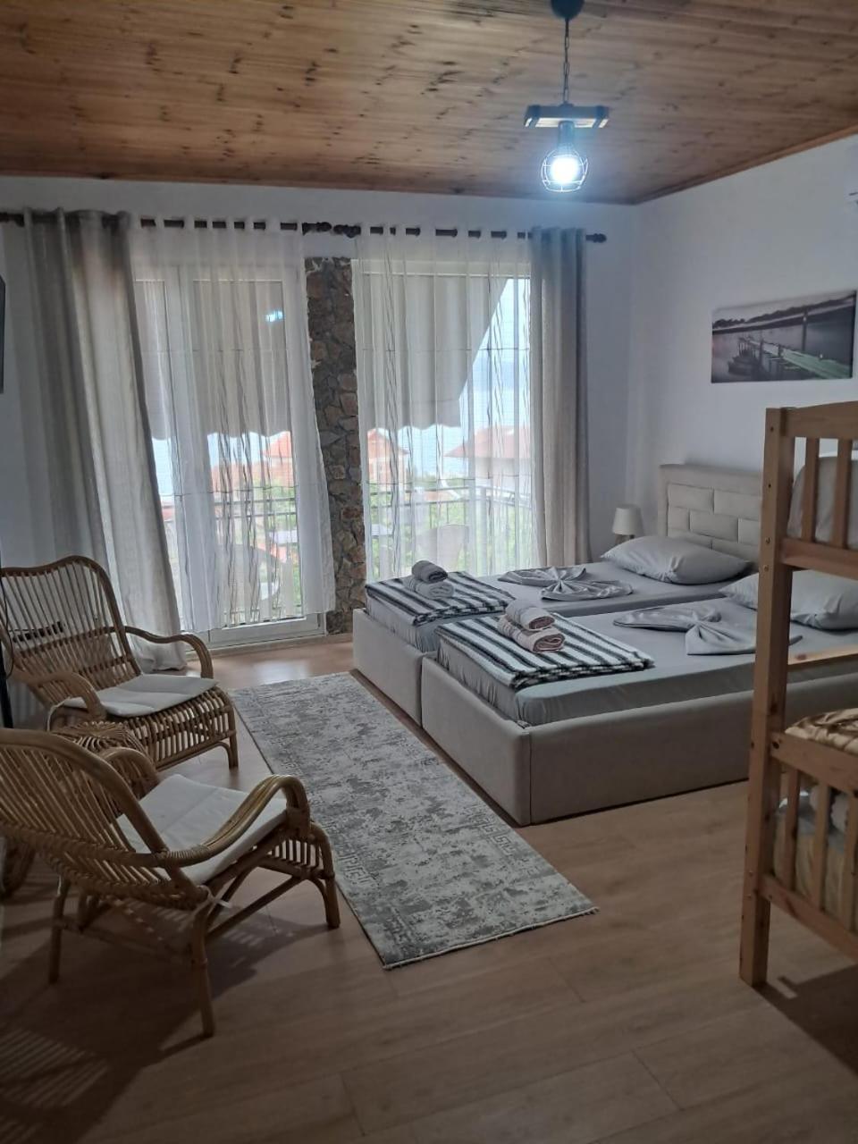 Roleo Guest House Lini エクステリア 写真