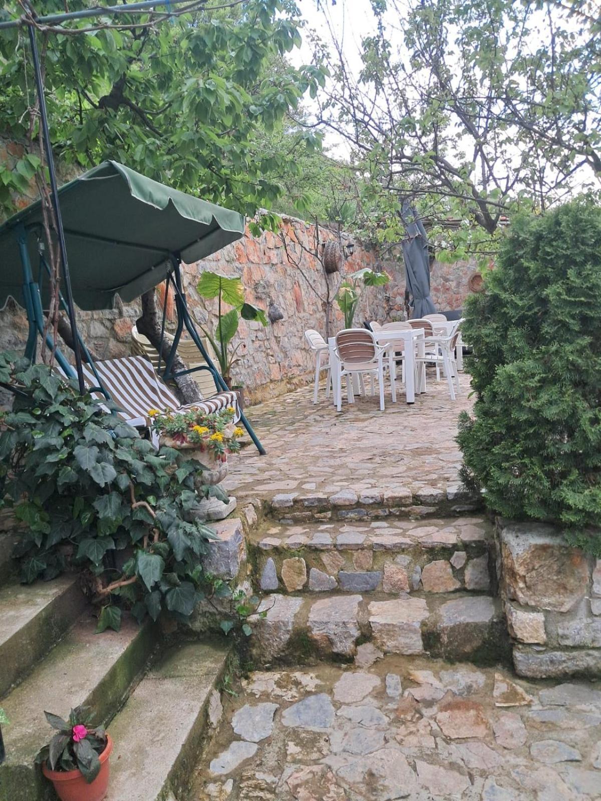 Roleo Guest House Lini エクステリア 写真